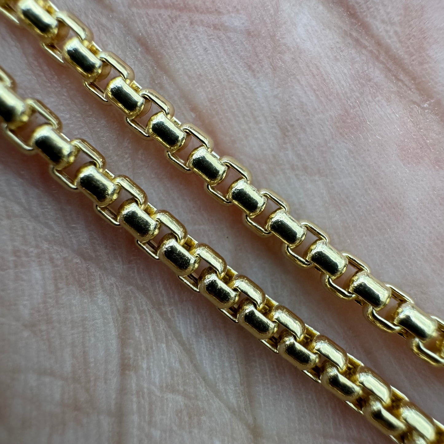 Brand New 14k Italian Yellow Gold Rounded Box Link Necklace (24”)