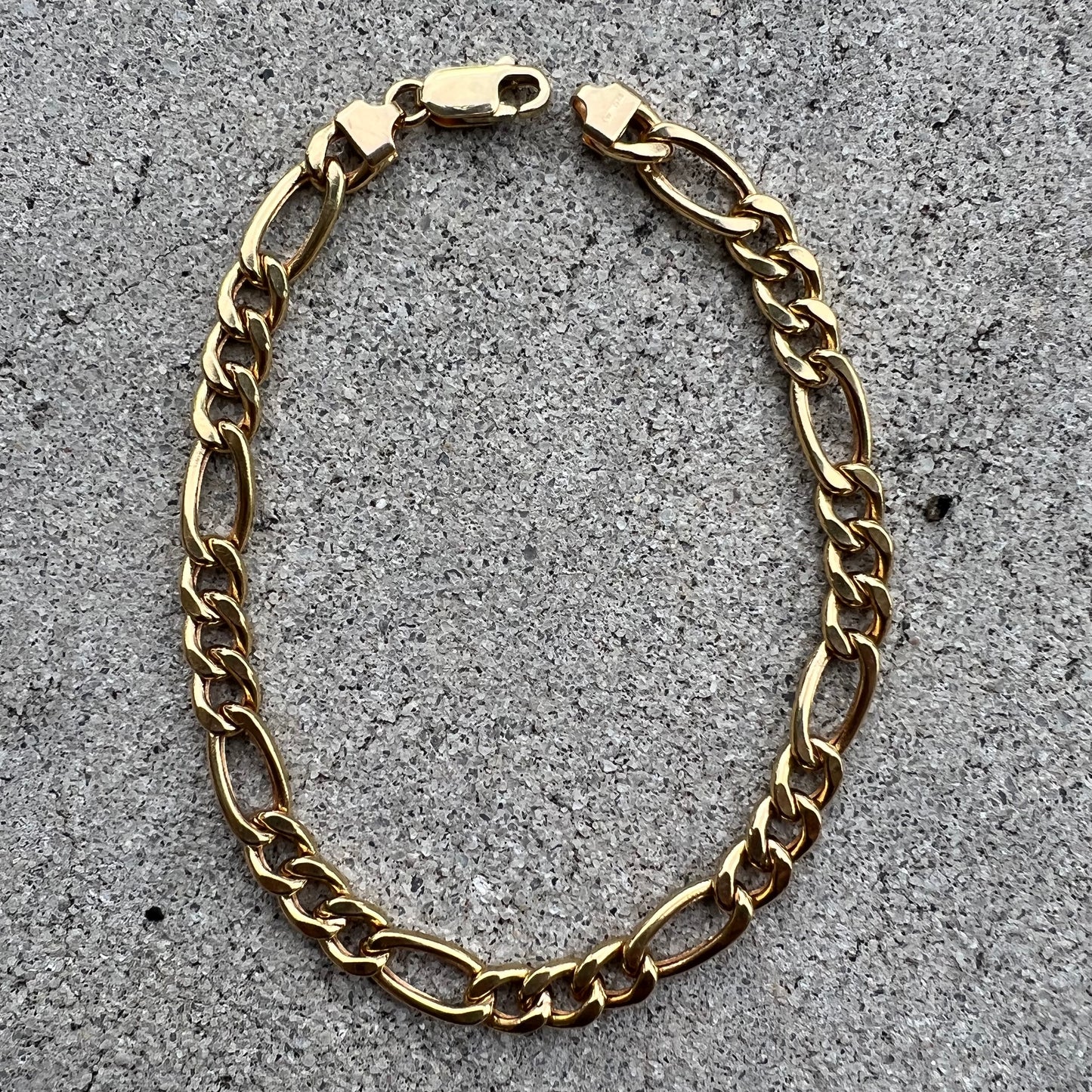 Immaculate 1980’s 18k Yellow Gold Classic Italian Figaro Link Bracelet (8.25”)