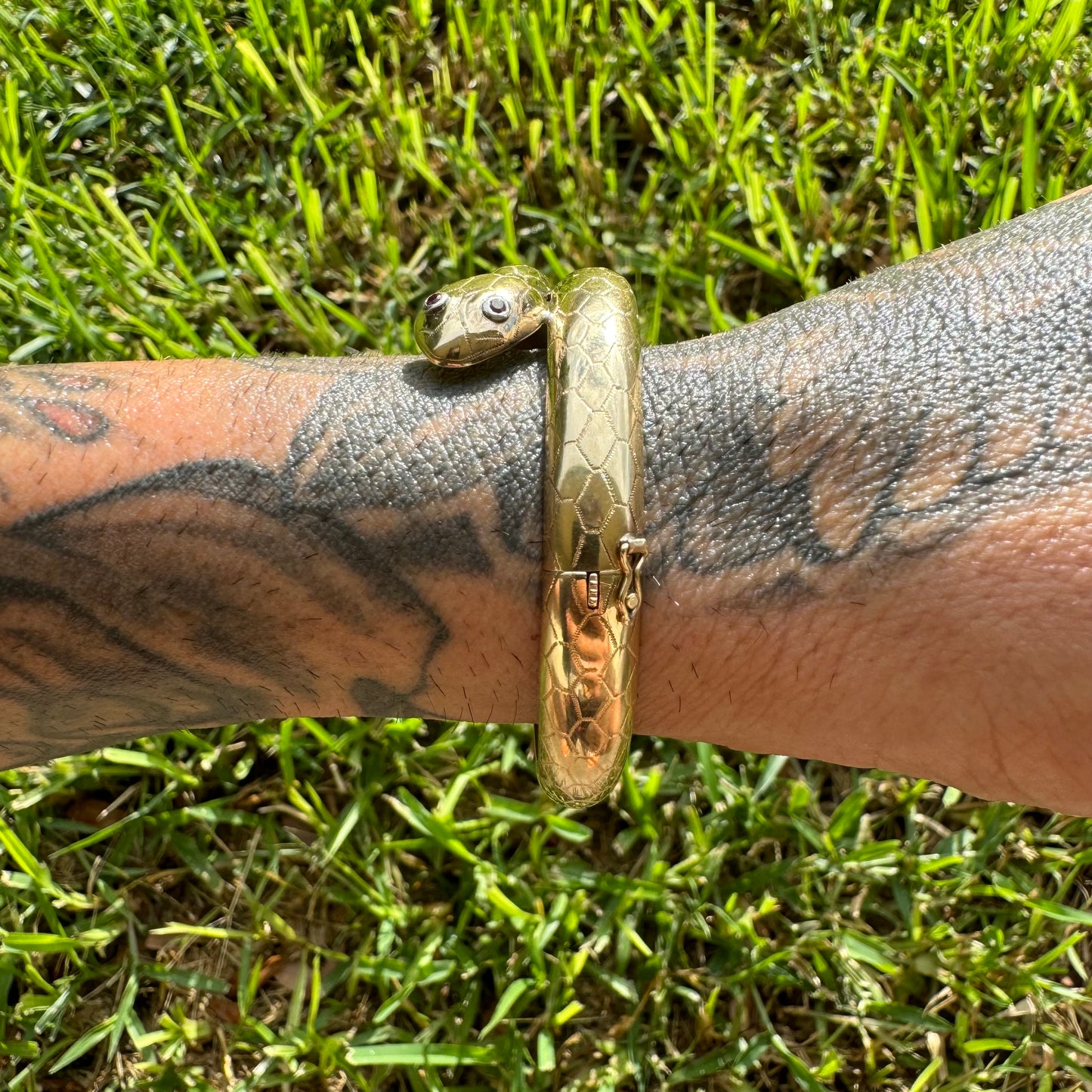 1960’s 14k Yellow Gold Hand Chased Wraparound Snake Hinged Bangle Bracelet (5.75”-6.75”)