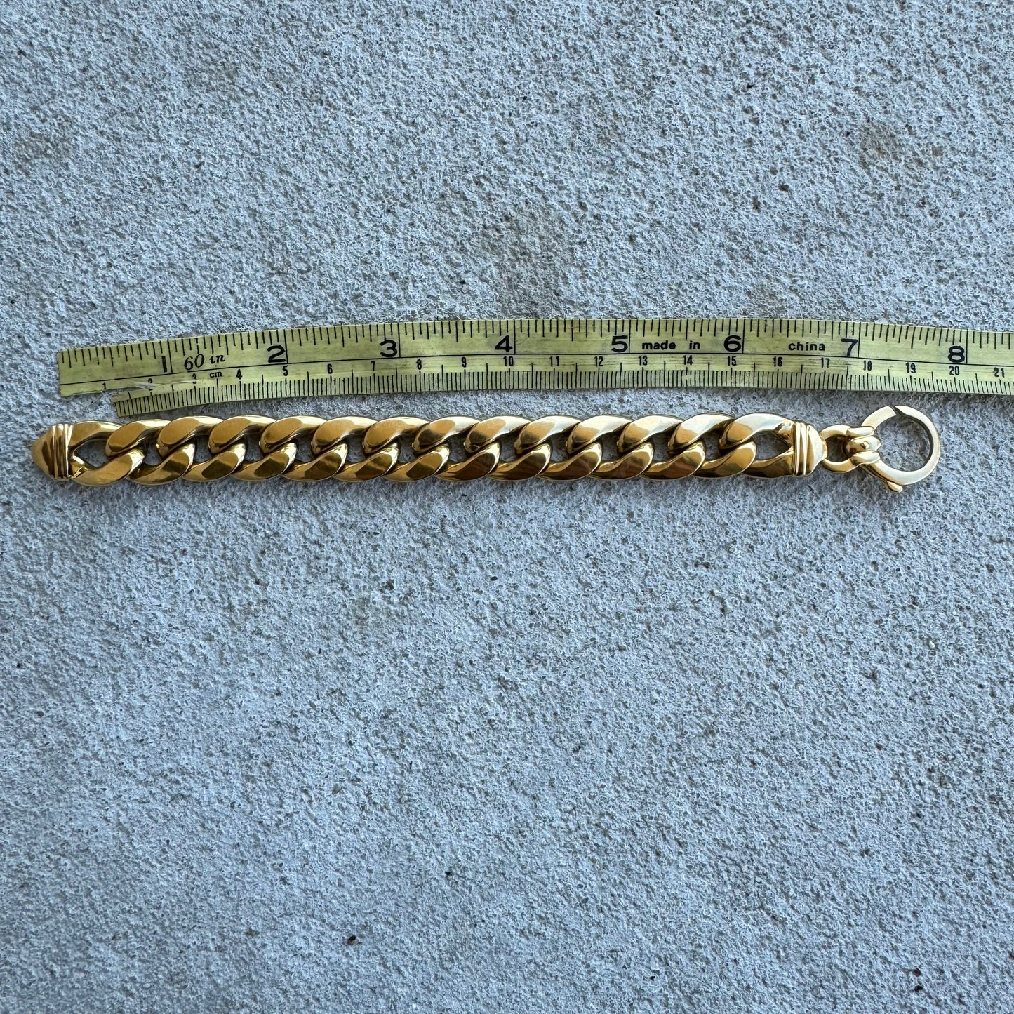 Vintage UnoAErre 18k Yellow Gold Chunky Cuban Link Bracelet (7.5”)