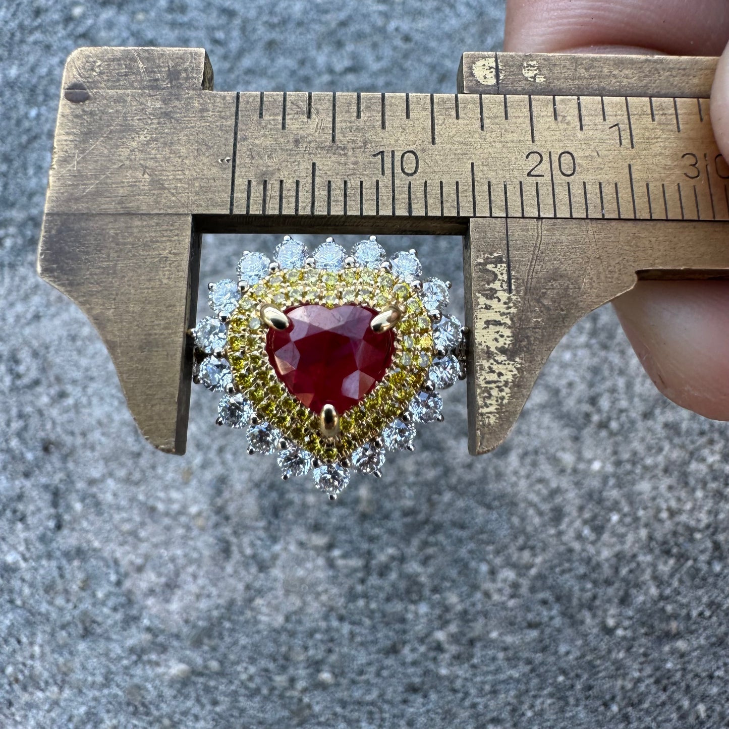 Brand New 18k White Gold 1.2ct Natural Burmese Ruby 1.32ctw Natural VS Yellow And White Diamond Heart Ring (8)