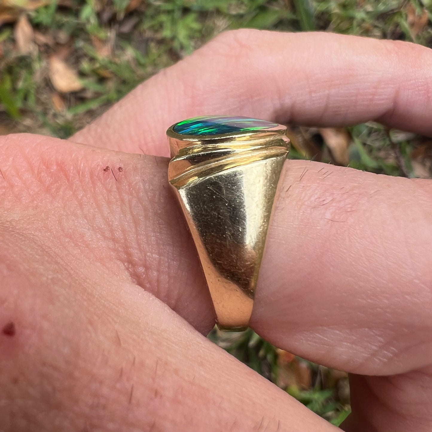 Vintage 14k Yellow Gold Opal Inlaid Modernist Ring (7.25)