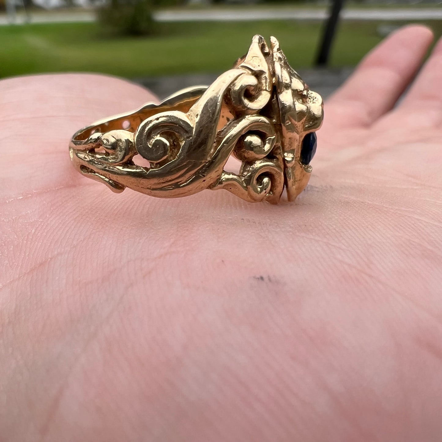 Art Nouveau 14k Yellow Gold Blue Sapphire Lion Ring (6.5)