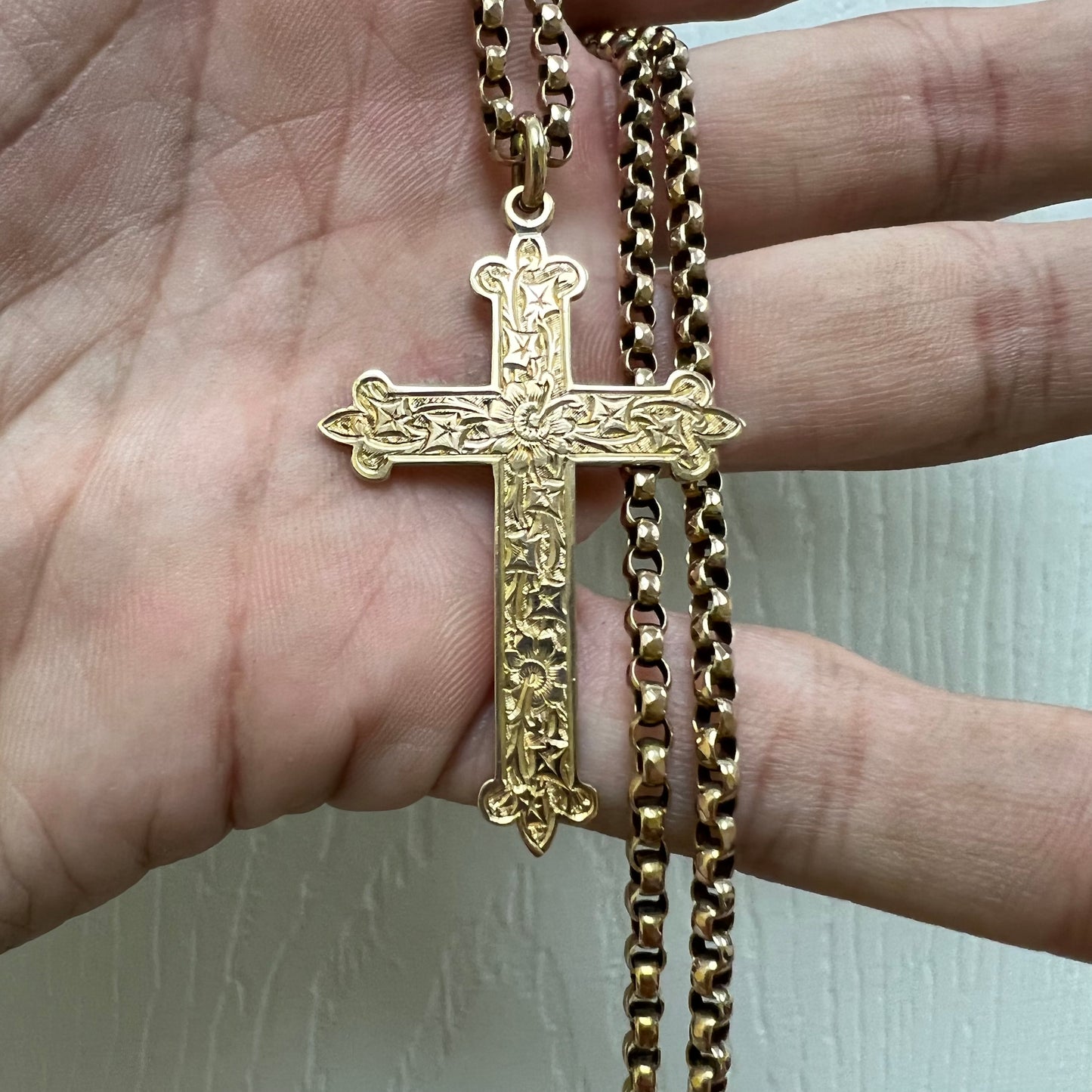 Edwardian (1904) 9k Gold Gothic Floral Engraved Cross And Rolo Link Necklace (19”)