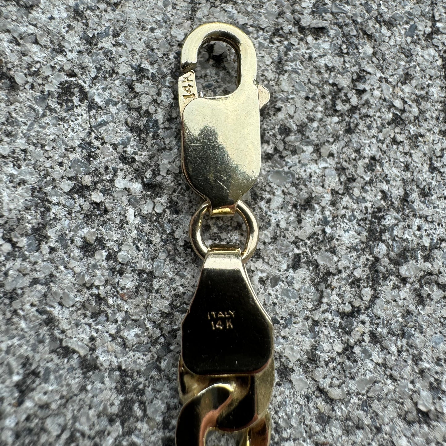 1980’s Solid 14k Yellow Italian Gold Knife Edged Figure 8 Cuban Curb Link Necklace (21”)