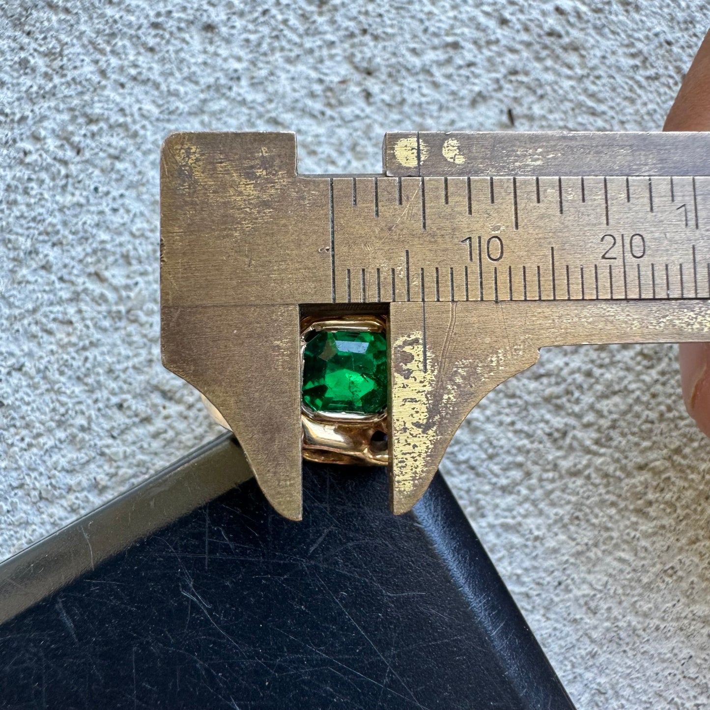 Vintage Solid 14k Yellow Gold Custom 1.0ct Emerald Heavyweight Honeycomb Brutalist Ring (10)
