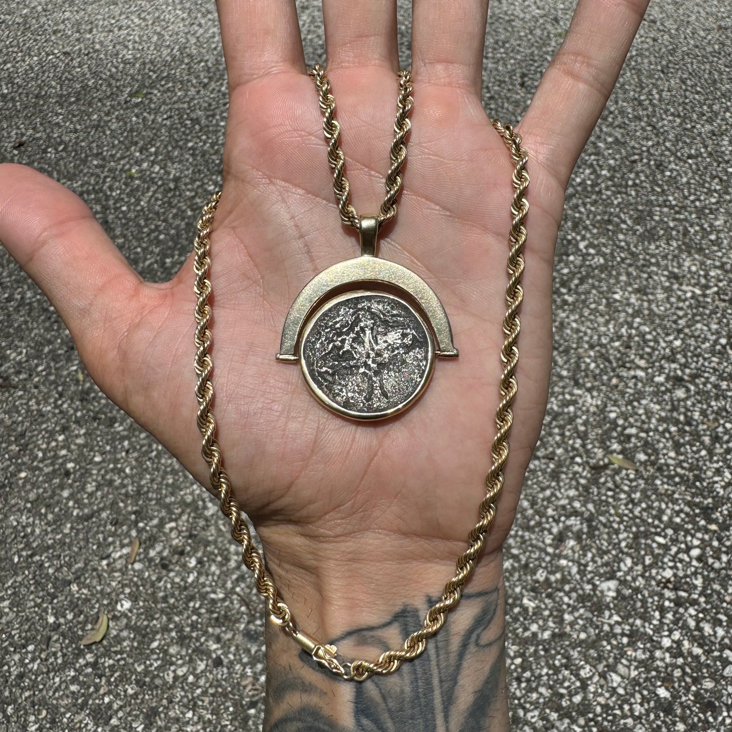1681 Santa Maria De La Consolación Sea Salvaged Silver 8 Reale Shipwreck Coin Spinning Solid 14k Yellow Gold Pendant