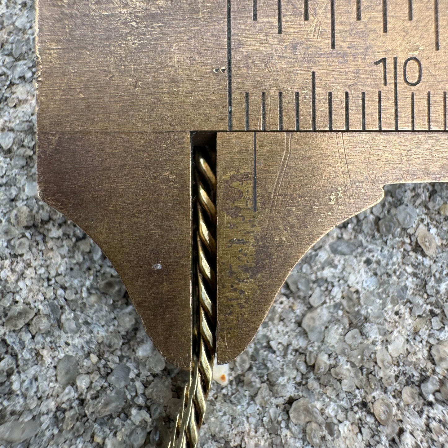 Circa 1970’s Solid 14k Italian Yellow Gold Herringbone Style Cuban Link Necklace (19.25”)