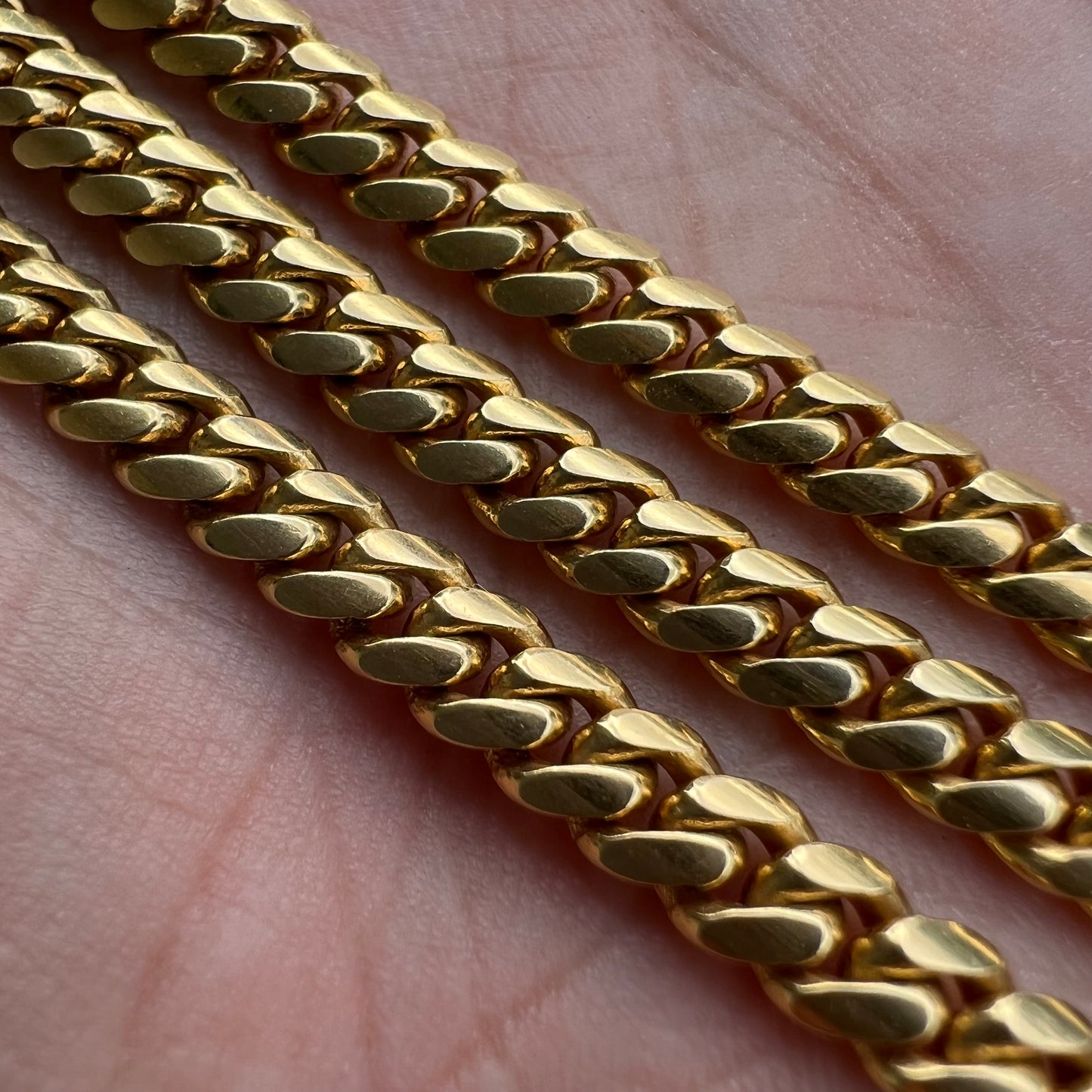 Immaculate Solid 18k Yellow Gold Heavyweight Miami Cuban Link Necklace (20”)