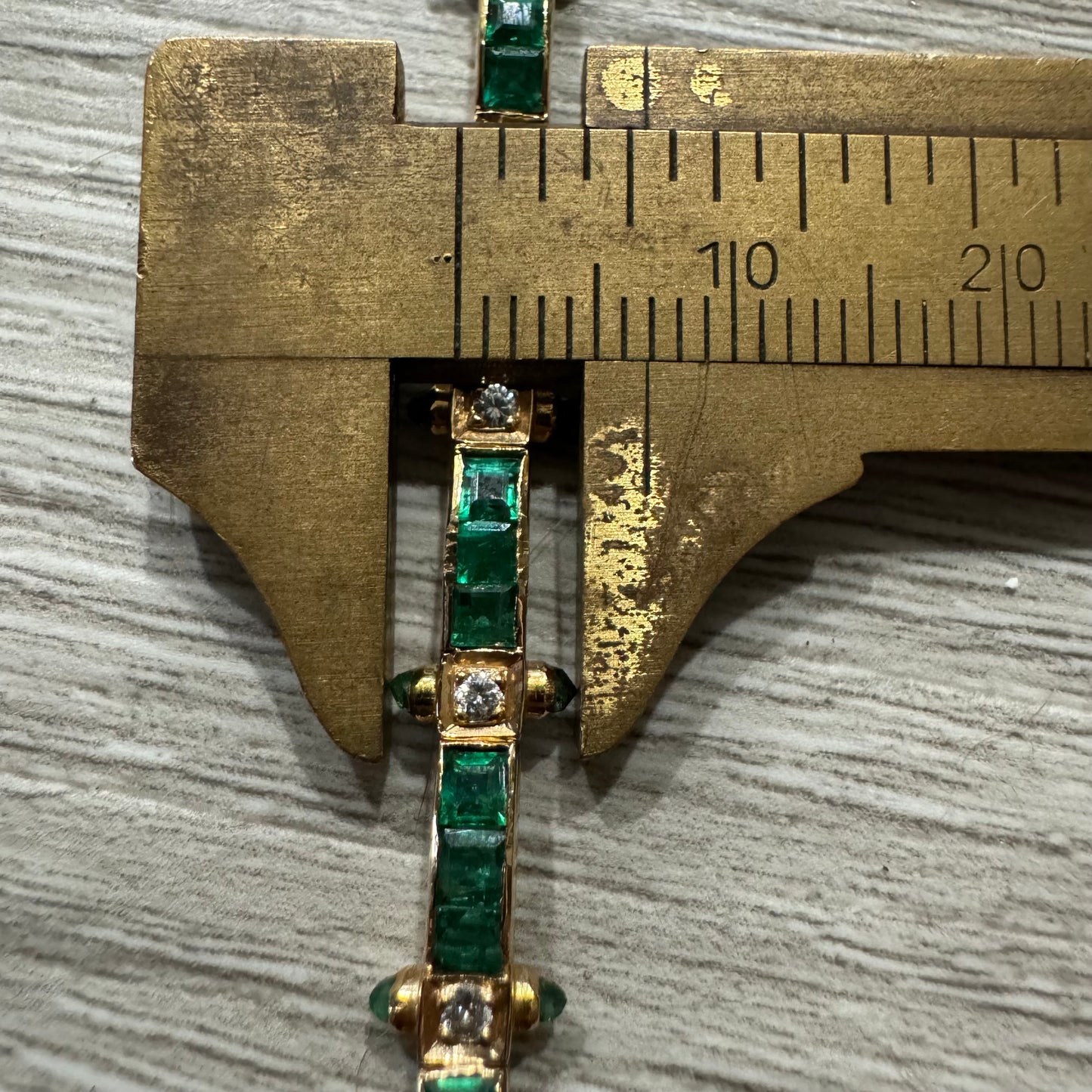 Vintage 18k Yellow Gold 3.25ctw Natural Emerald .50ctw Natural Diamond Tennis Bracelet (7”)