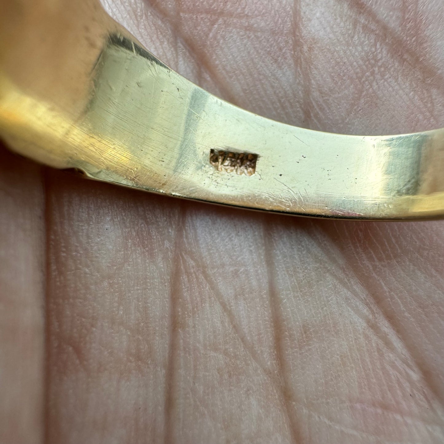 1960’s/70’ Solid Backed 14k Yellow Gold Heavyweight 2.3Ct Natural Ruby Brutalist Nugget Ring (11.5)