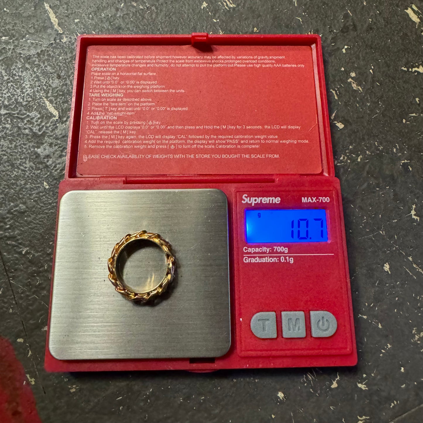 MID-CENTURY SOLID 18K YELLOW GOLD CUBAN CURB LINK BANDED RING (7.5)