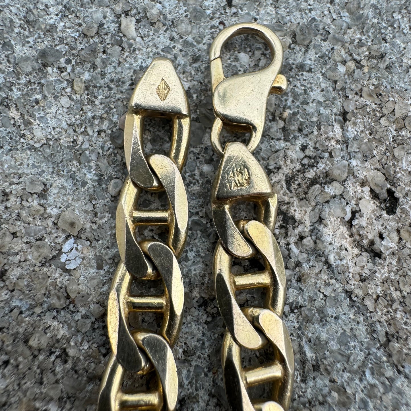 1990’s Solid 14k Yellow Italian Gold Knife Edged Mariner Figaro Link Bracelet (8.25”)