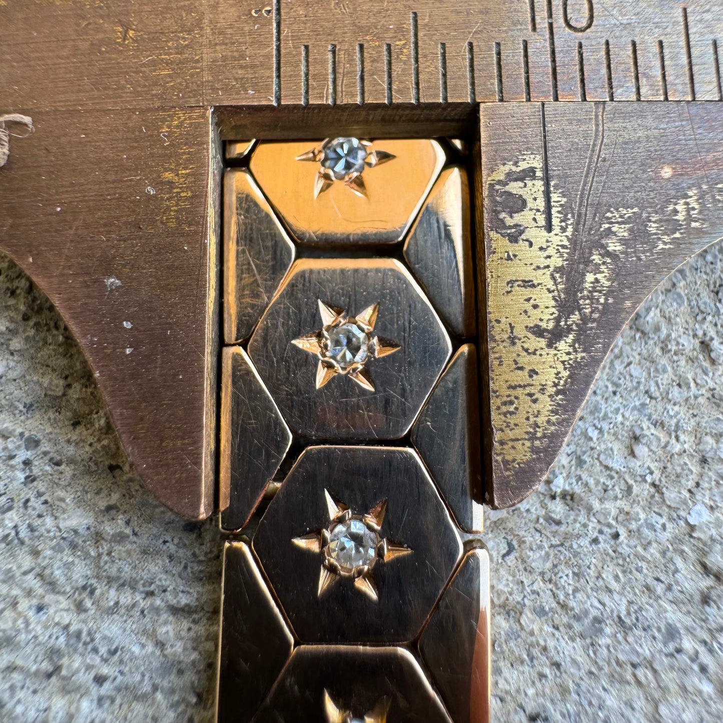 Retro 1940’s French 18k Rose Gold 1.0CTW Natural Diamond Starburst Tessellated Honeycomb Bracelet (7”)