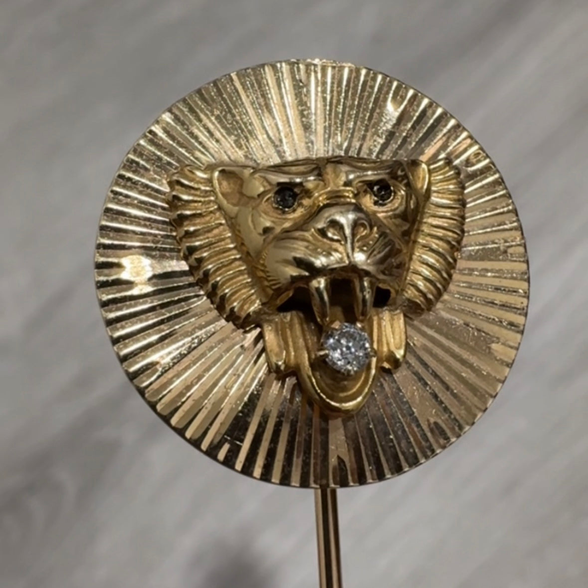 Lion stick pin