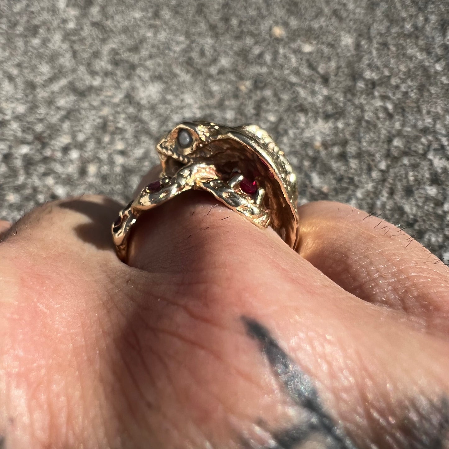 Vintage Custom Made Solid 14k Yellow Gold Natural Diamond And Ruby Encrusted Cobra Ring (7)