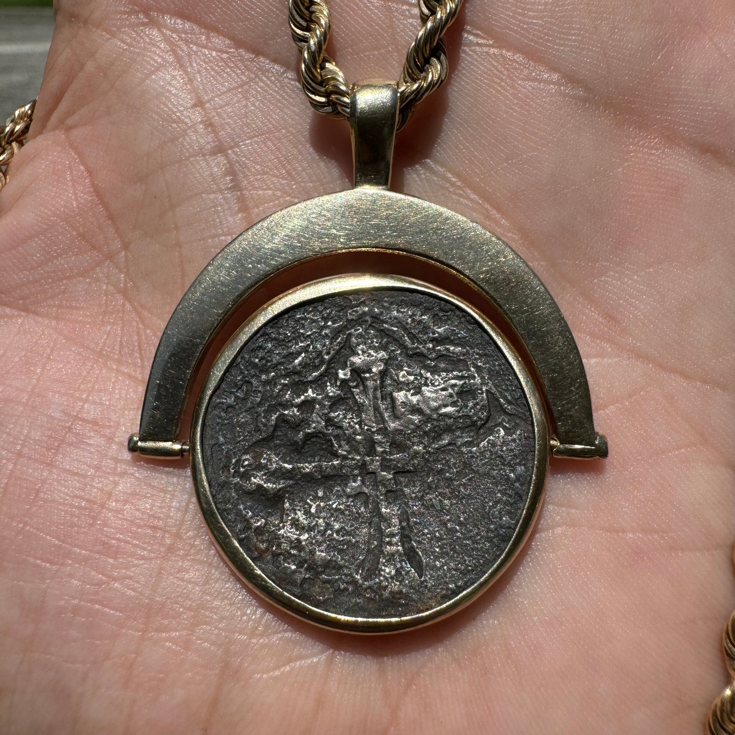 1681 Santa Maria De La Consolación Sea Salvaged Silver 8 Reale Shipwreck Coin Spinning Solid 14k Yellow Gold Pendant