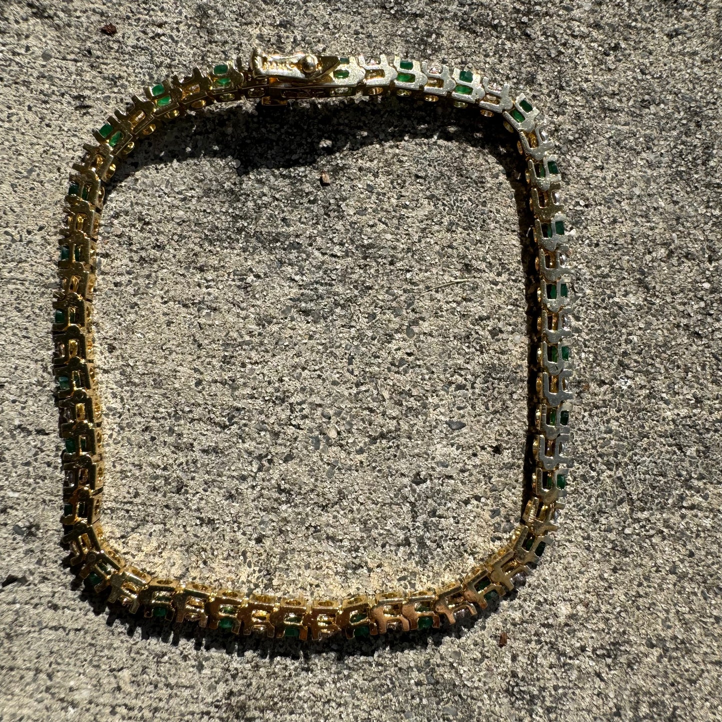Vintage 14k Yellow Gold 2.75CTW Natural Emerald And Diamond Classic Tennis Bracelet (8”)