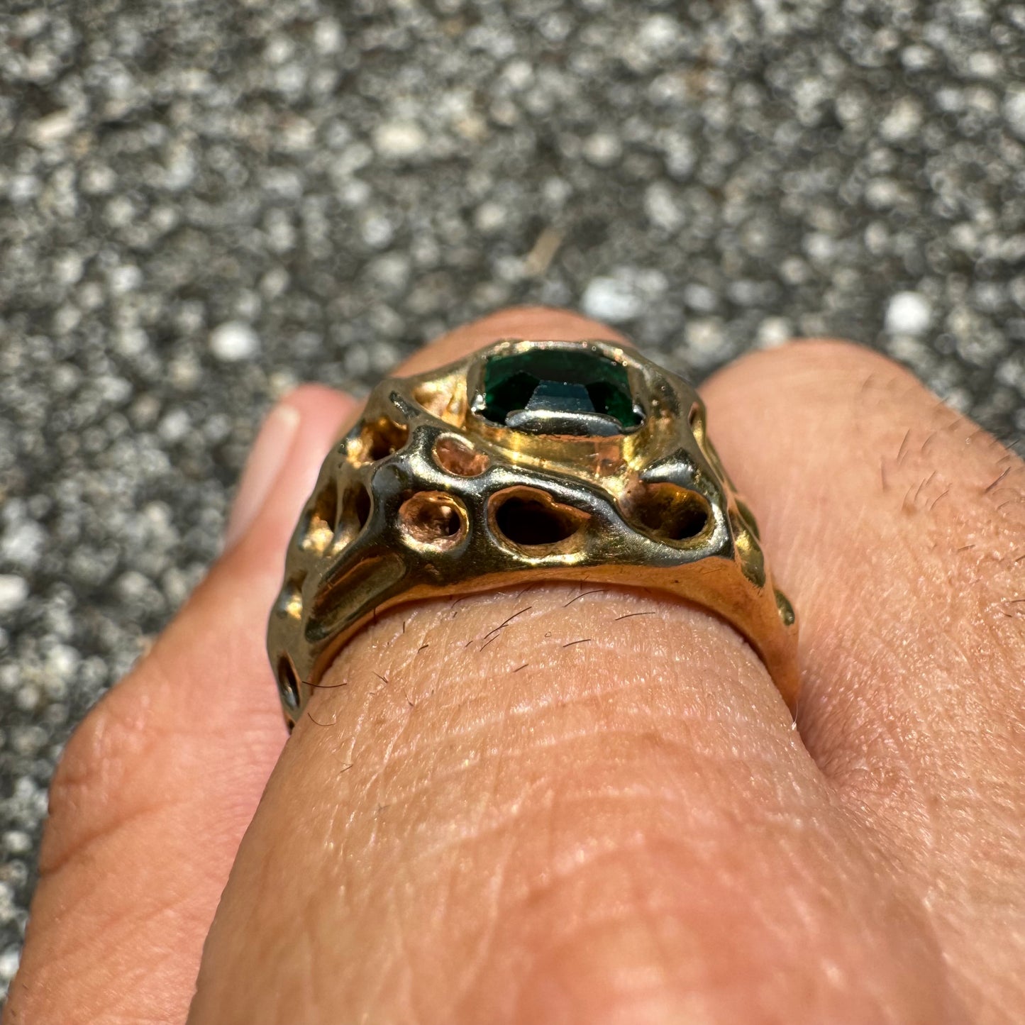 Vintage Solid 14k Yellow Gold Custom 1.0ct Emerald Heavyweight Honeycomb Brutalist Ring (10)