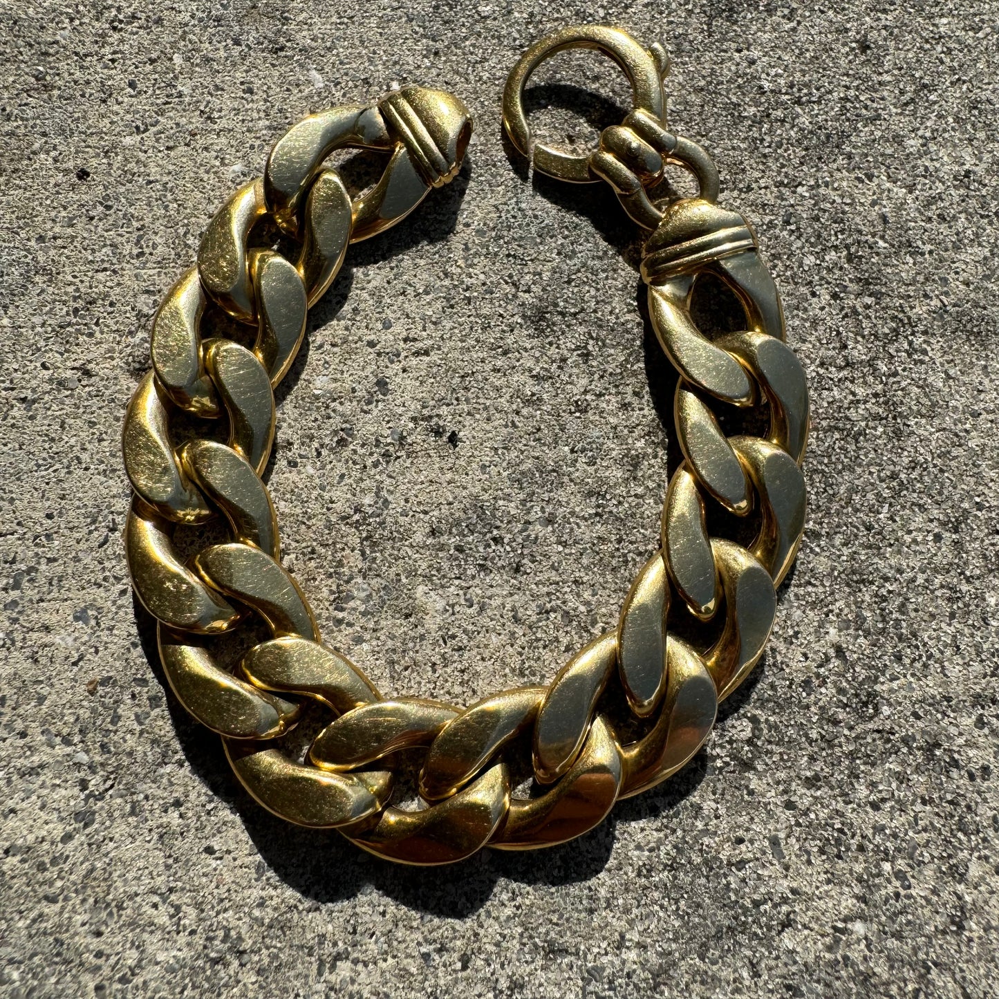 Vintage UnoAErre 18k Yellow Gold Chunky Cuban Link Bracelet (7.5”)