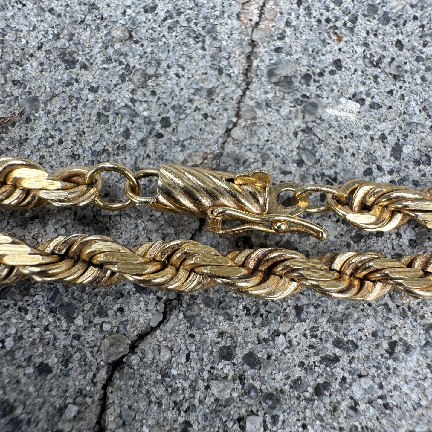 1980’s Solid 14k Heavyweight Diamondcut Yellow Gold Chunky Rope Chain Necklace (18”)