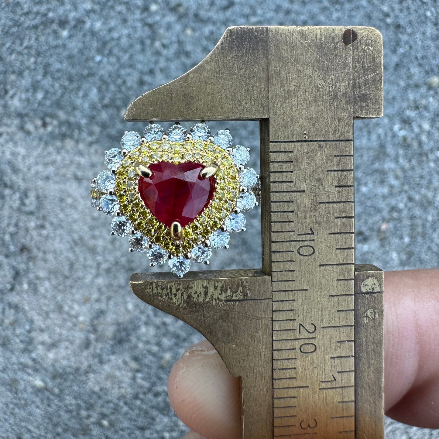 Brand New 18k White Gold 1.2ct Natural Burmese Ruby 1.32ctw Natural VS Yellow And White Diamond Heart Ring (8)