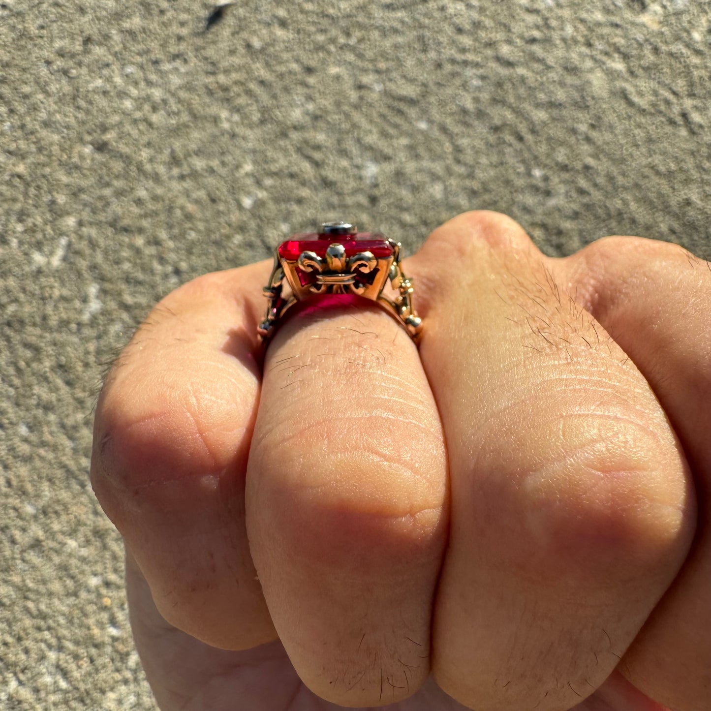 Mid-Century 18k Yellow Gold .20Ct Natural Diamond Red Spinel Fleur De Lis Ring (7.5)