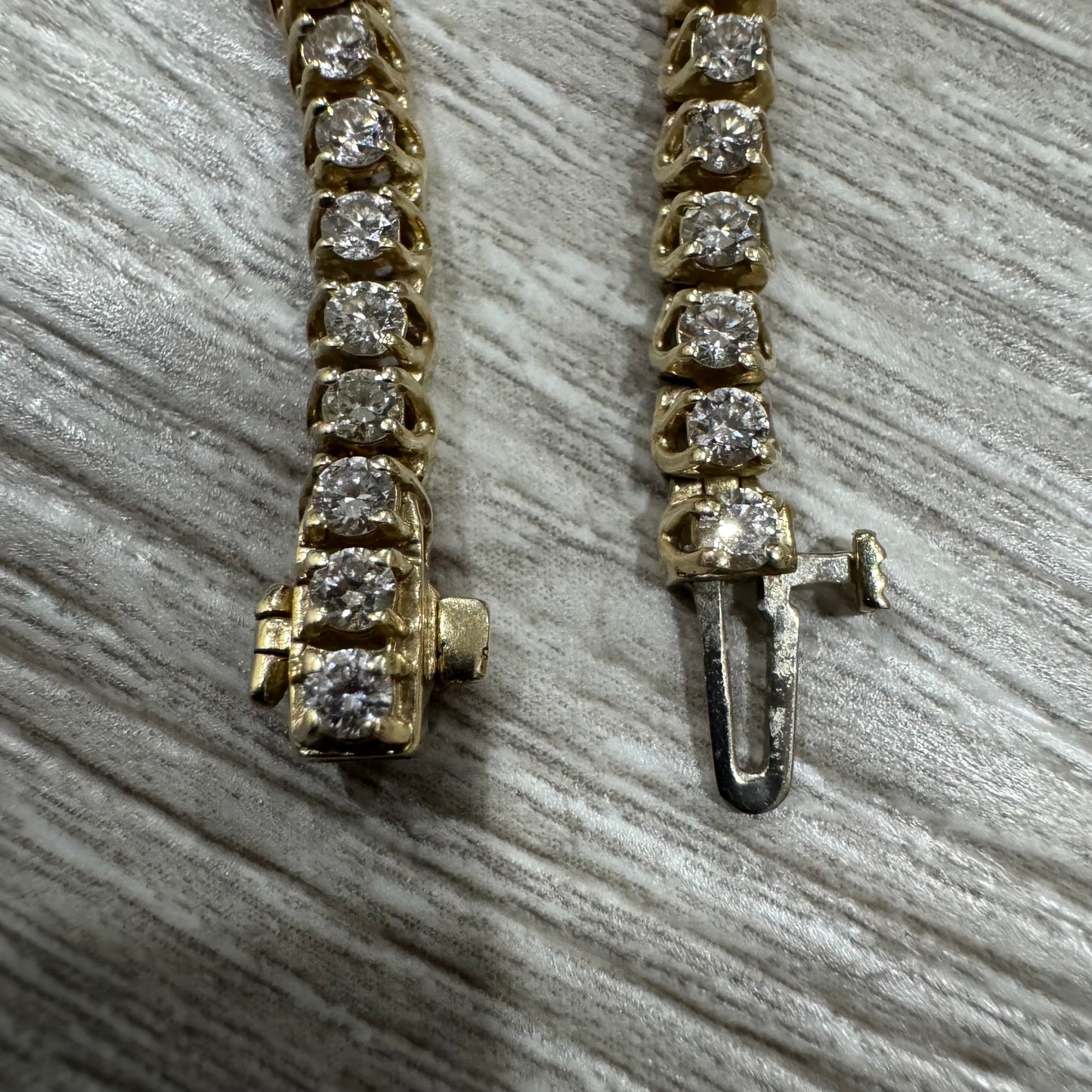 Vintage 14k Yellow Gold Classic 3.0ctw Natural Diamond Tennis Bracelet (7”)