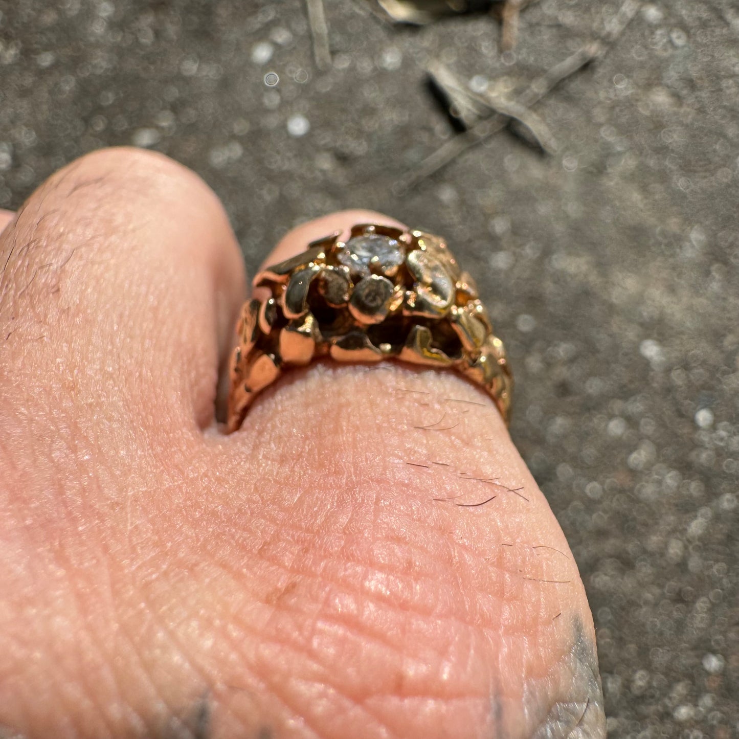 1970’s Solid 14k Yellow Gold .25ct Natural Diamond Brutalist Nugget Gypsy Ring (8)
