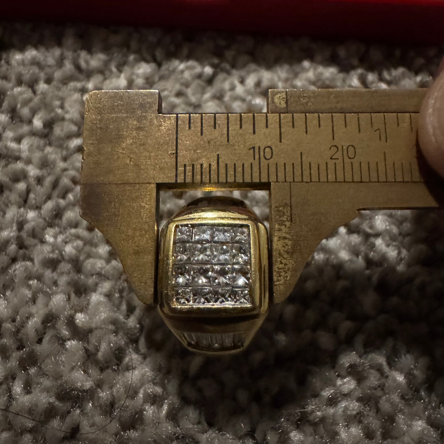 Vintage Solid 18k Yellow Gold 2.5ctw Invisible Set Natural Diamond Signet Ring (6.75)