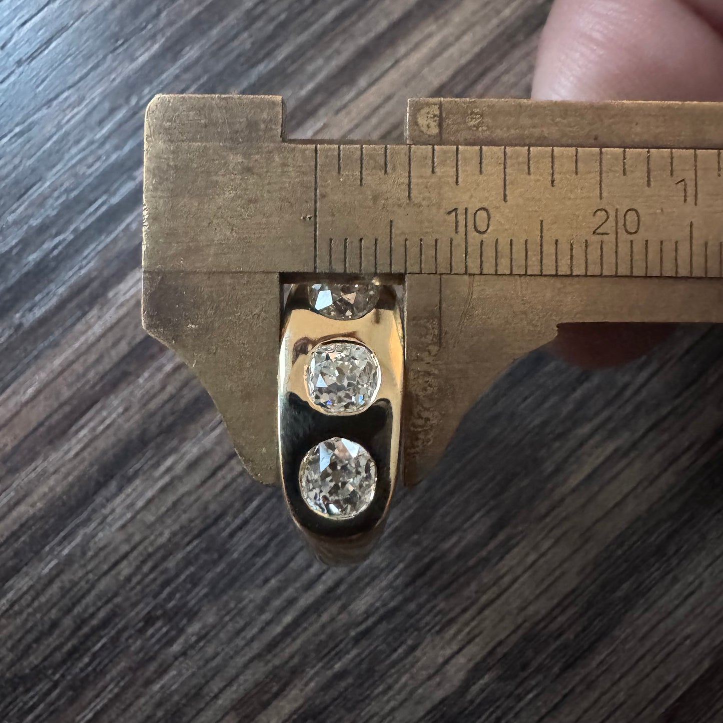 Vintage Solid 18k Yellow Gold 1.5ctw Natural Old Mine Cut Diamond Trilogy Ring (11)