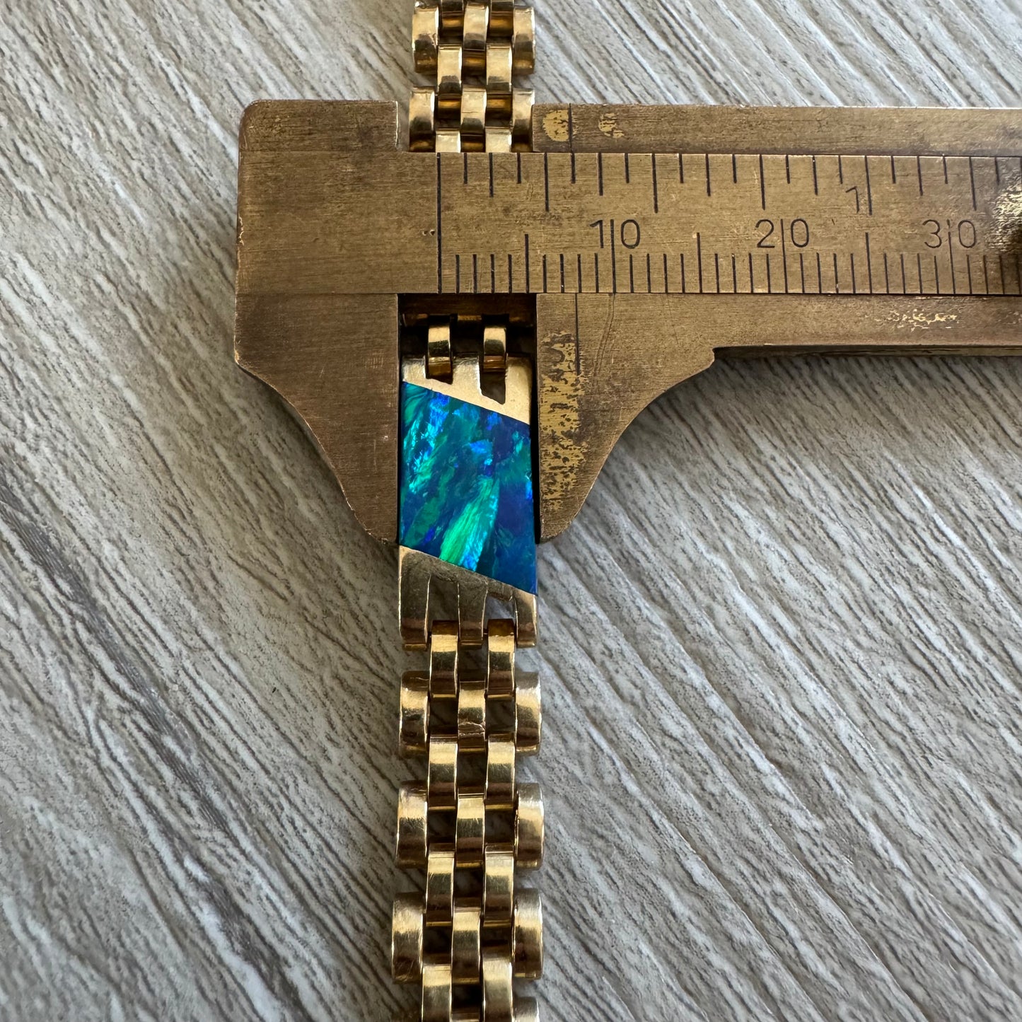 Vintage Solid 14k Yellow Gold Opal Inlaid Jubilee Link Bracelet (8.25”)
