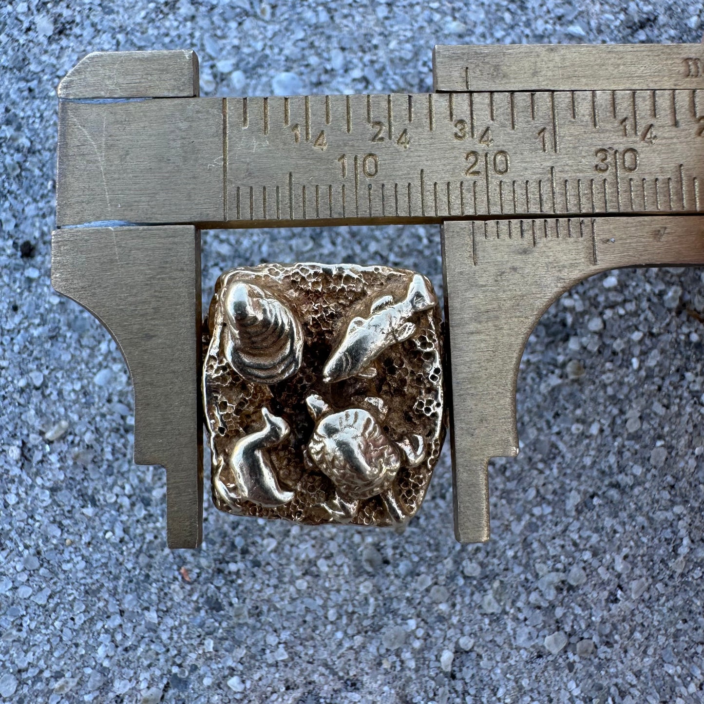 Vintage Oscar Caplan Solid Heavyweight 14k Yellow Gold Sea Life Ring (7)