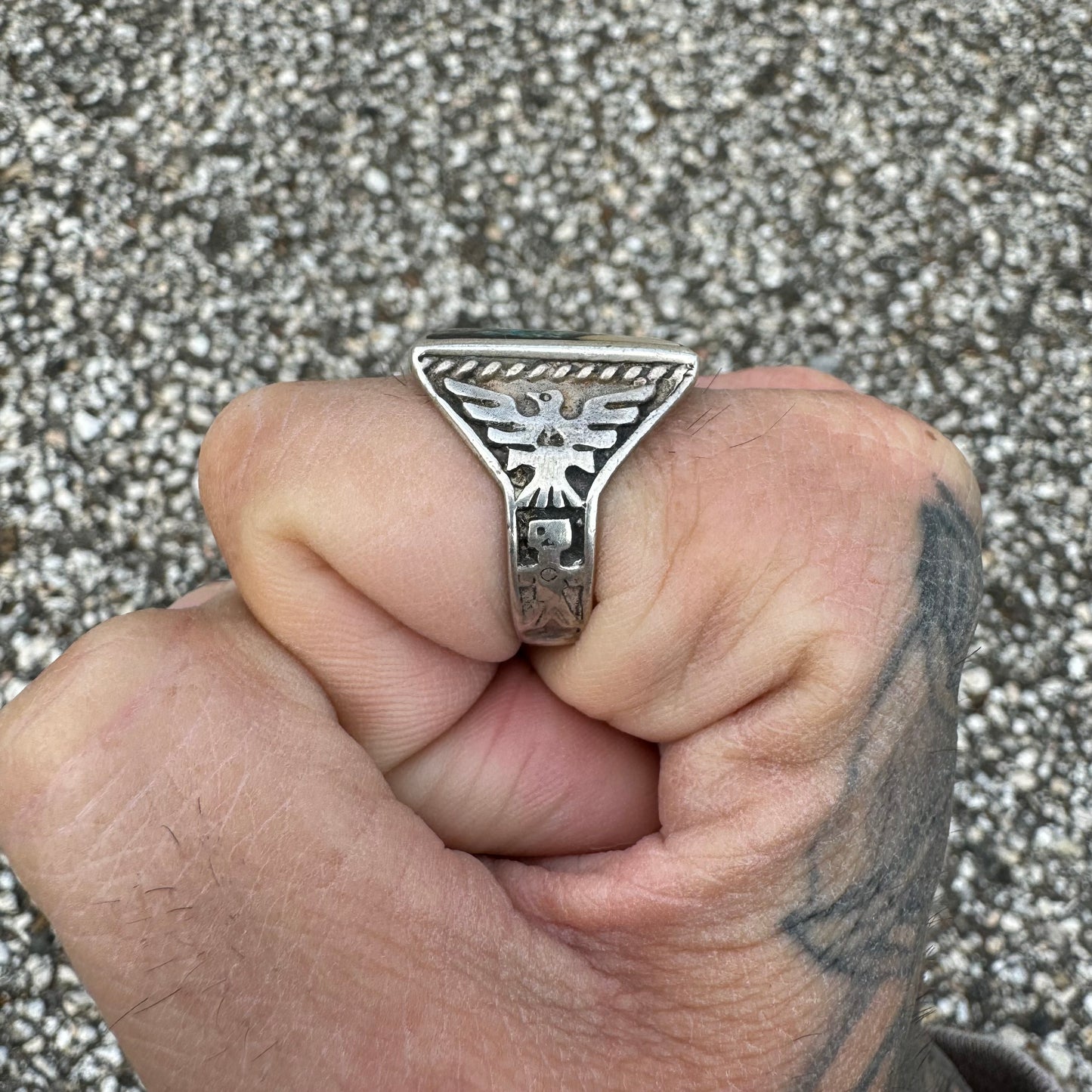 Circa 1970’s Sterling Silver Crushed Turquoise/Mother Of Pearl Inlaid Native Southwestern Thunderbird Ring (12)