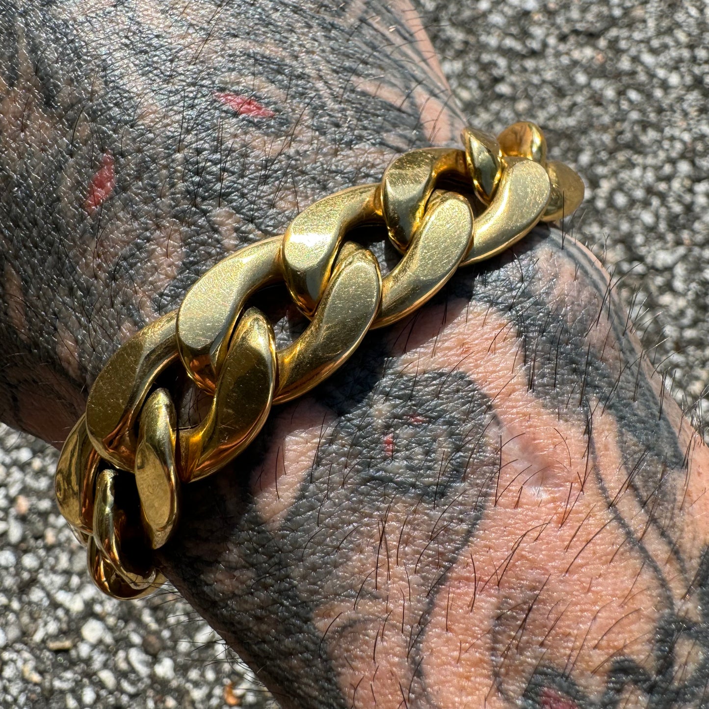 Vintage UnoAErre 18k Yellow Gold Chunky Cuban Link Bracelet (7.5”)