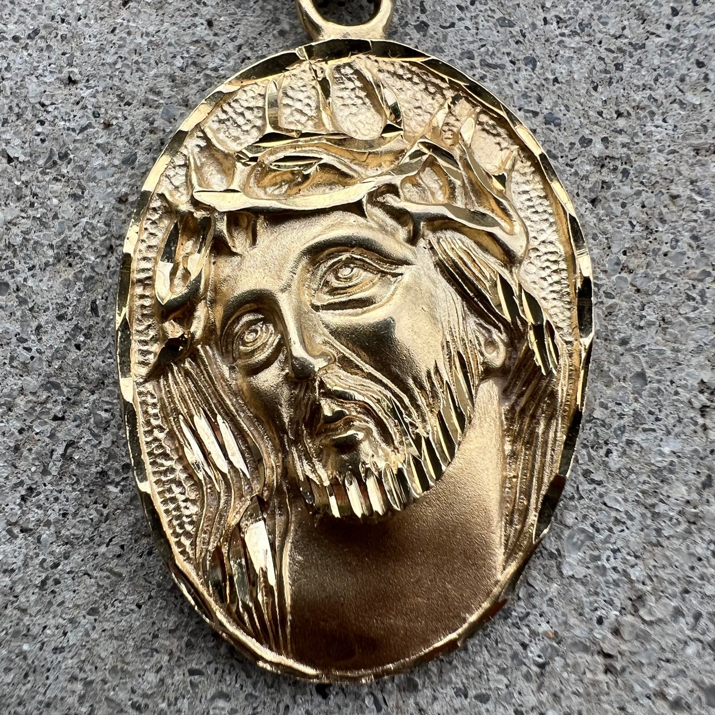 1984 Solid 14k Yellow Gold Suffering Jesus Piece Pendant