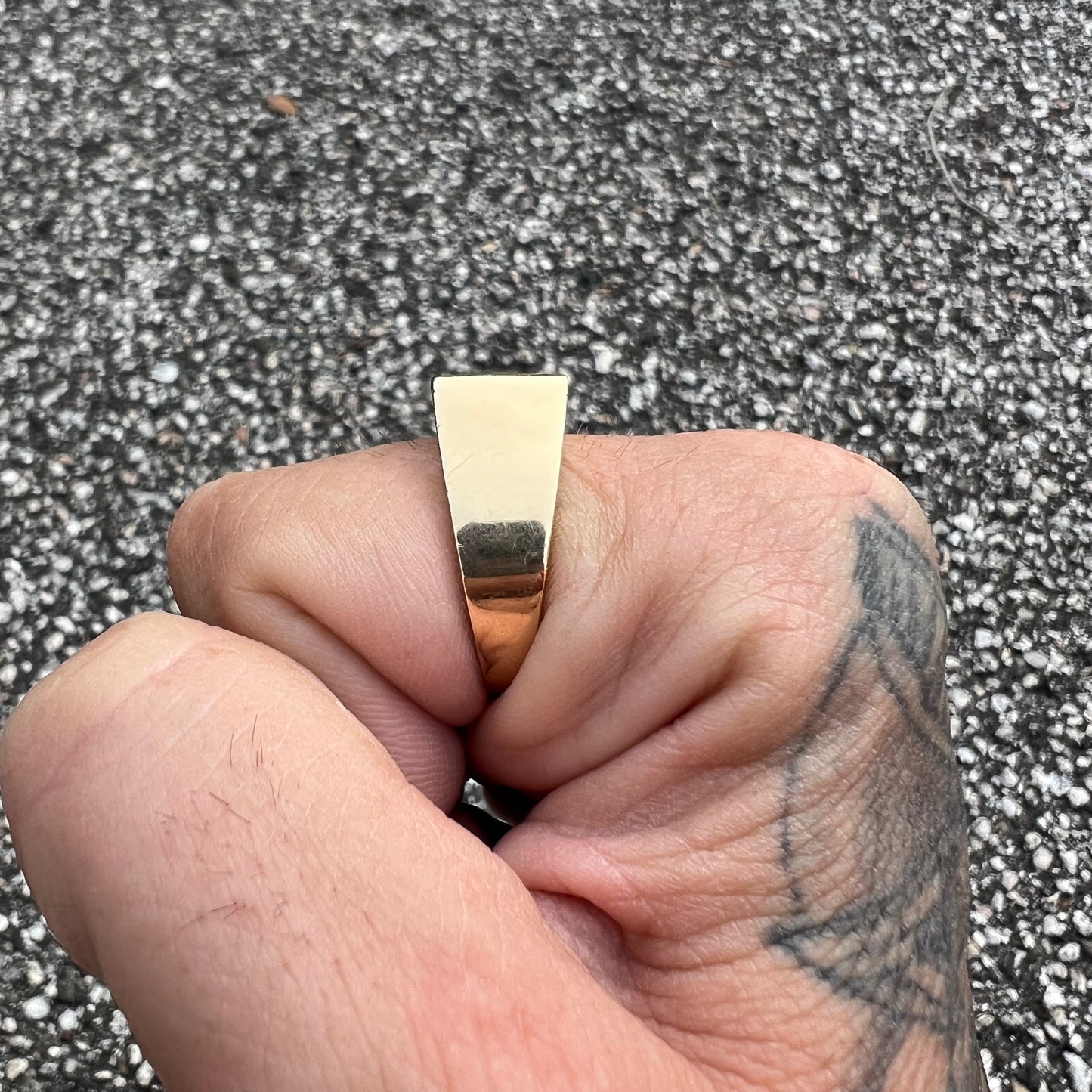 1967 Solid 14k Yellow Gold Old School Black Onyx Inlaid Nugget Style Gents Signet Ring (11)