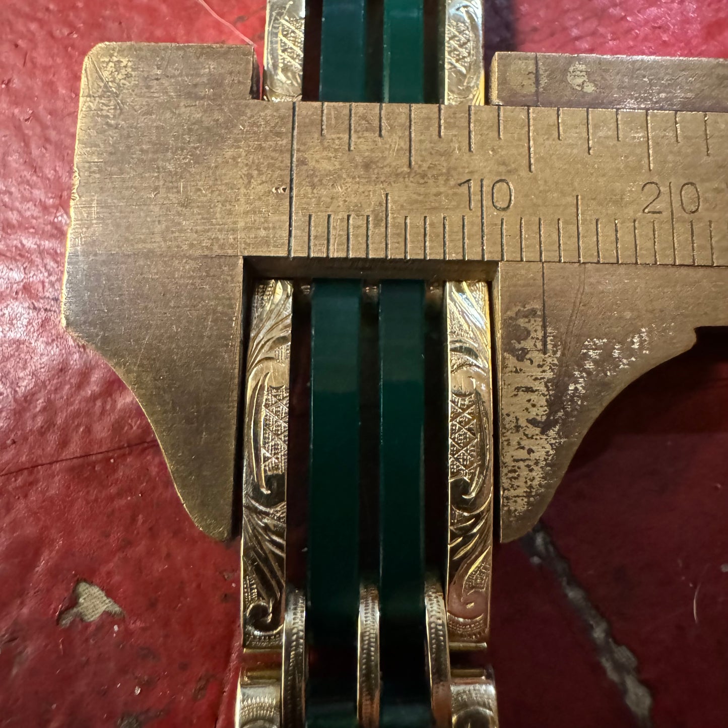 Art Deco Austro-Hungarian 14k Yellow Gold Chrysoprase Glass Enameled Floral Engraved Bracelet (7”)