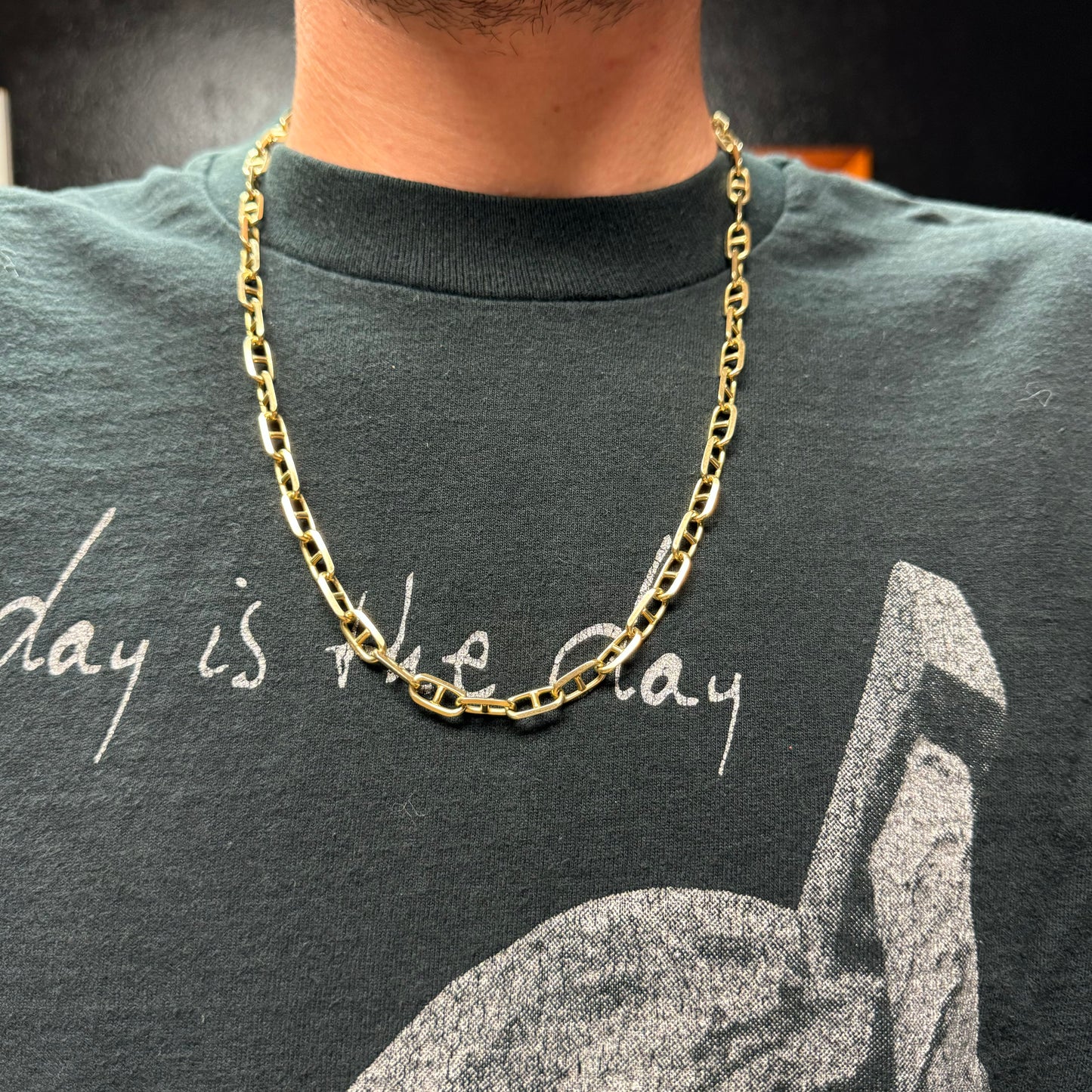 1980’s Solid 14k Yellow Gold Heavyweight Beveled Edge Chain D’Ancre Mariner Link Necklace (23.5”)