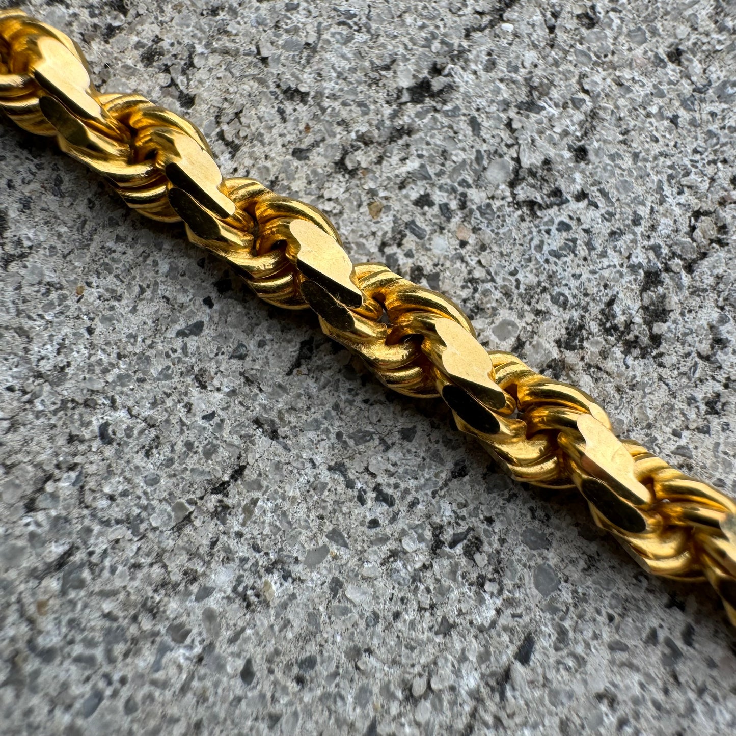 Vintage Solid 22K Yellow Gold Heavyweight Diamondcut Rope Chain Necklace (24”)