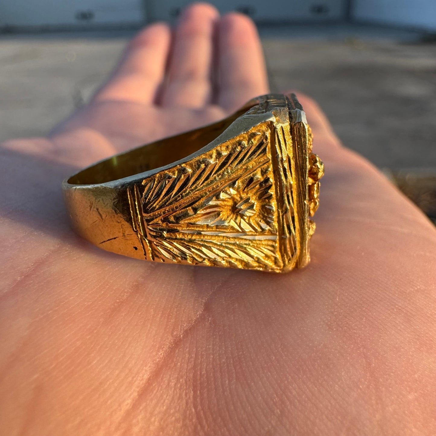 Antique Handcrafted Solid 18k Yellow Gold Columbian Emerald Raw Natural Gold Nugget Signet Ring (9)