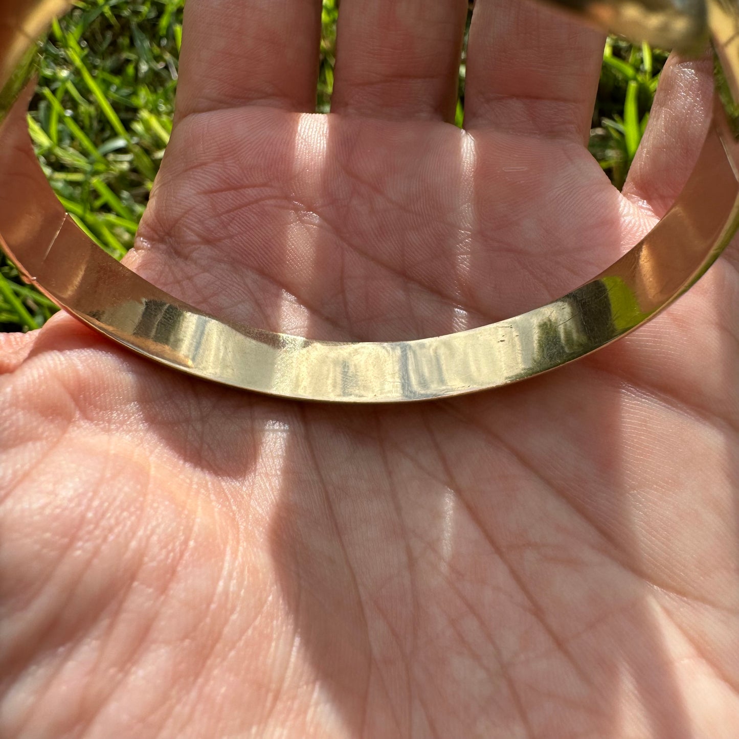 1960’s 14k Yellow Gold Hand Chased Wraparound Snake Hinged Bangle Bracelet (5.75”-6.75”)