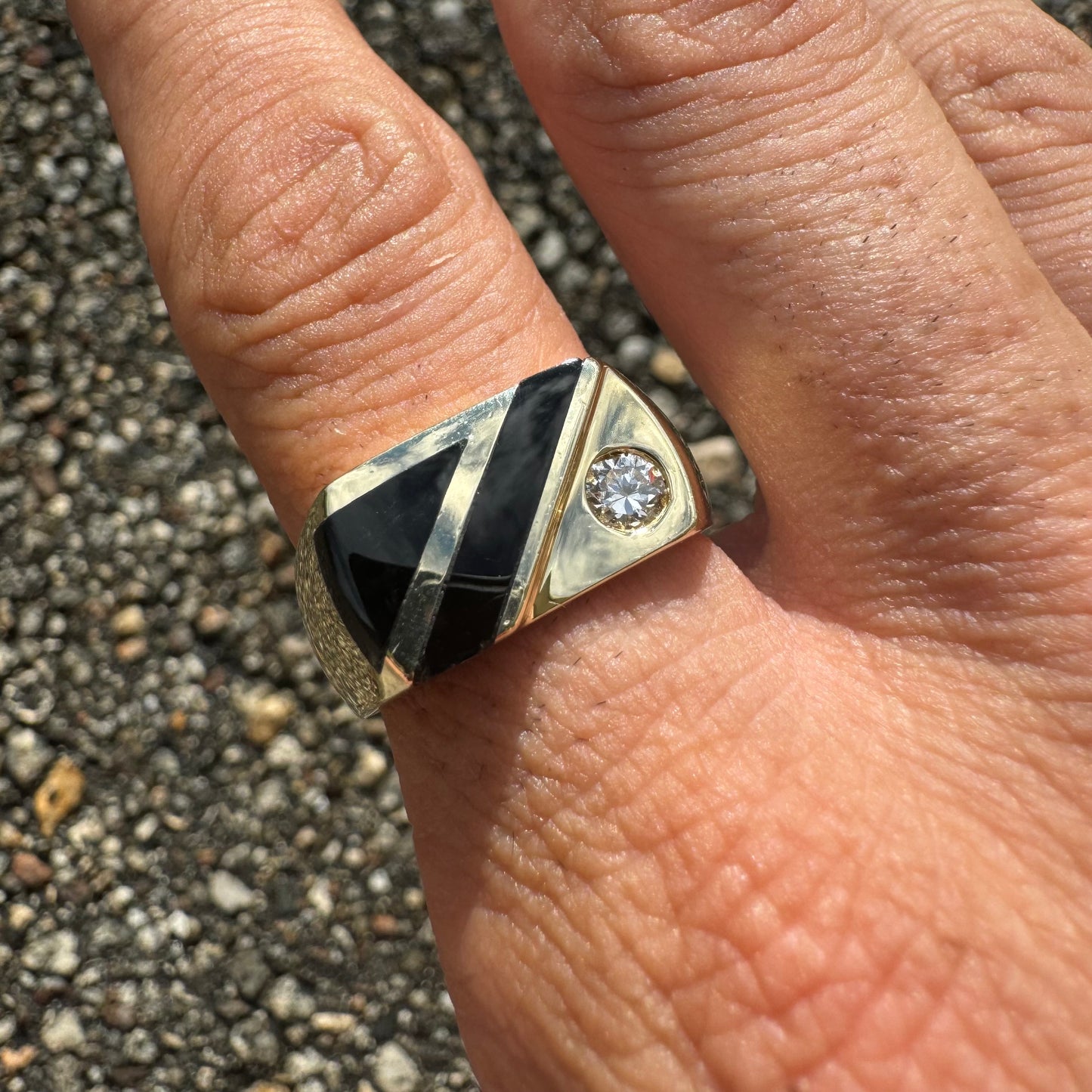Vintage 14k Yellow Gold .25CT Natural VS Quality Diamond Black Onyx Inlaid Step Cut Ring (10)