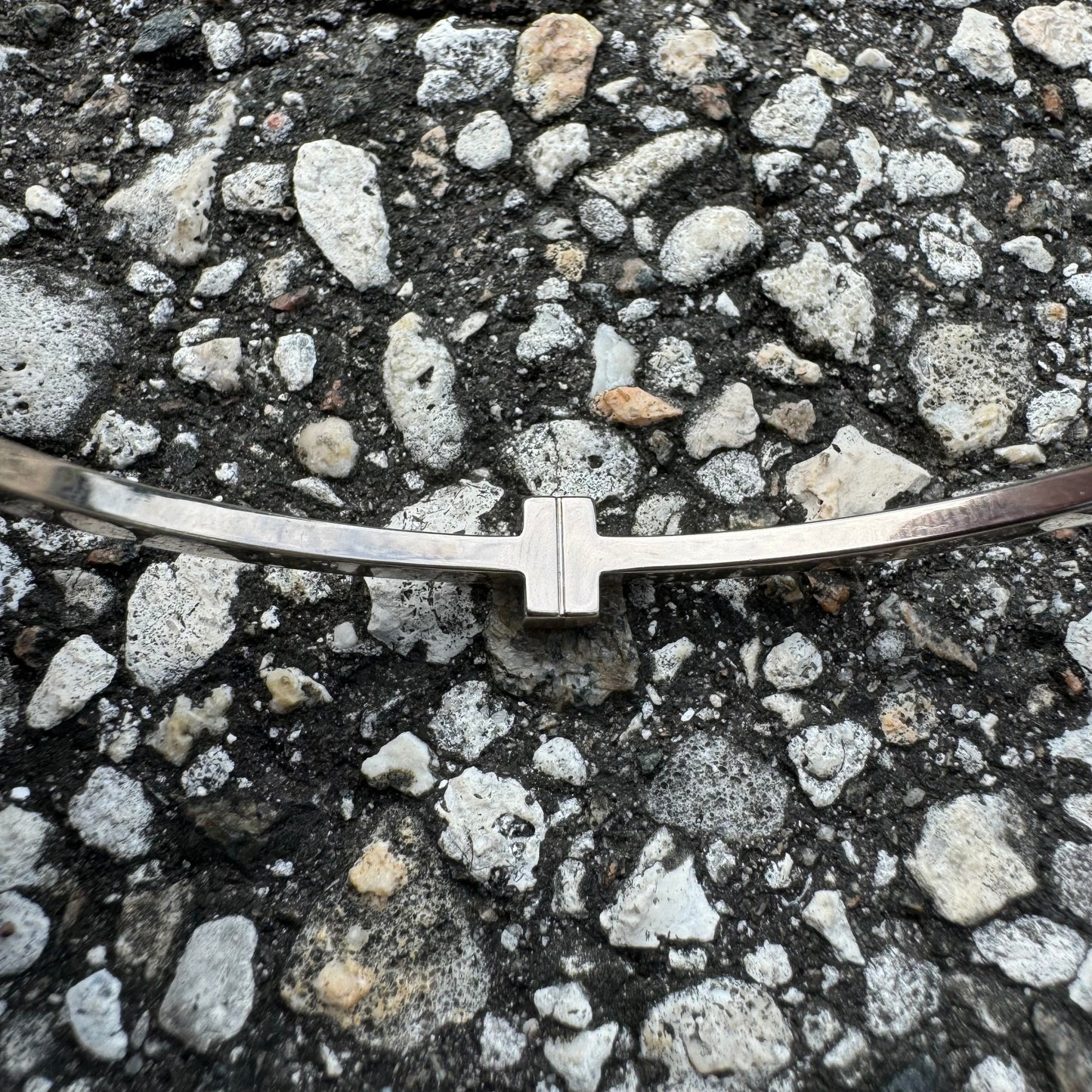 Tiffany & Co. Diamond T Hinged 18k White Gold Wire Bangle Bracelet (6.5”)