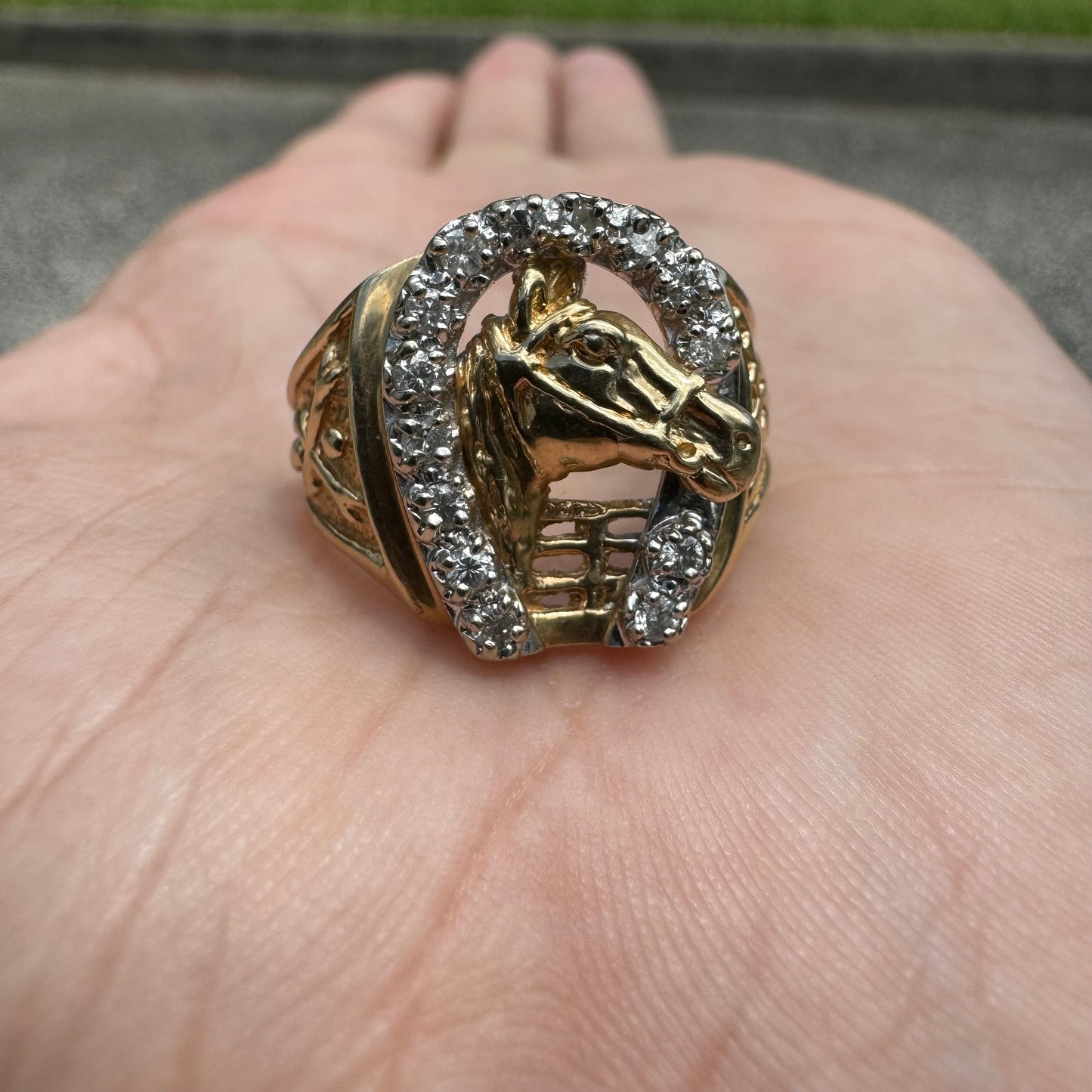 1970’s/80’s Solid 14k Gold Natural Diamond Encrusted Good Luck Horseshoe “Gamblers” Ring (9.25)