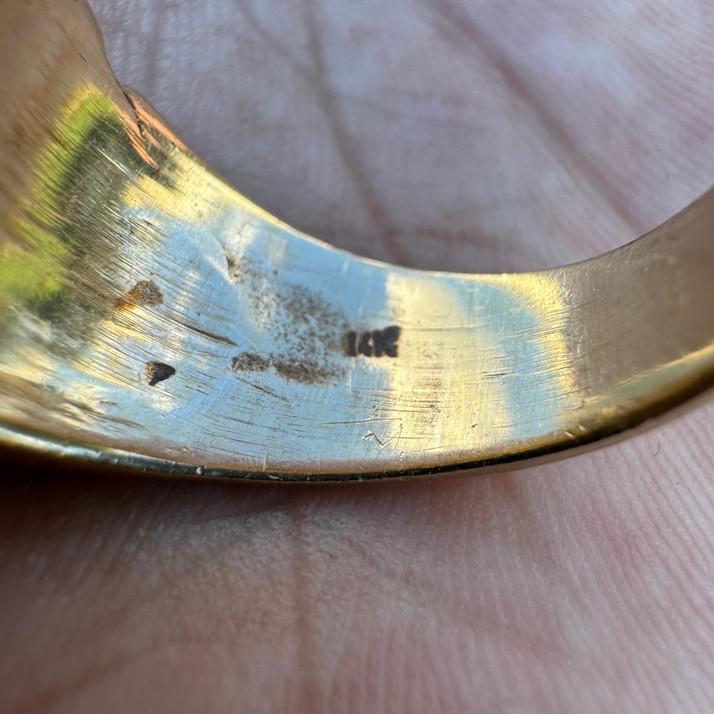 1980’s Solid 14k Yellow Gold Heavyweight .35ctw Diamond Encrusted Nugget Ring (8.5)