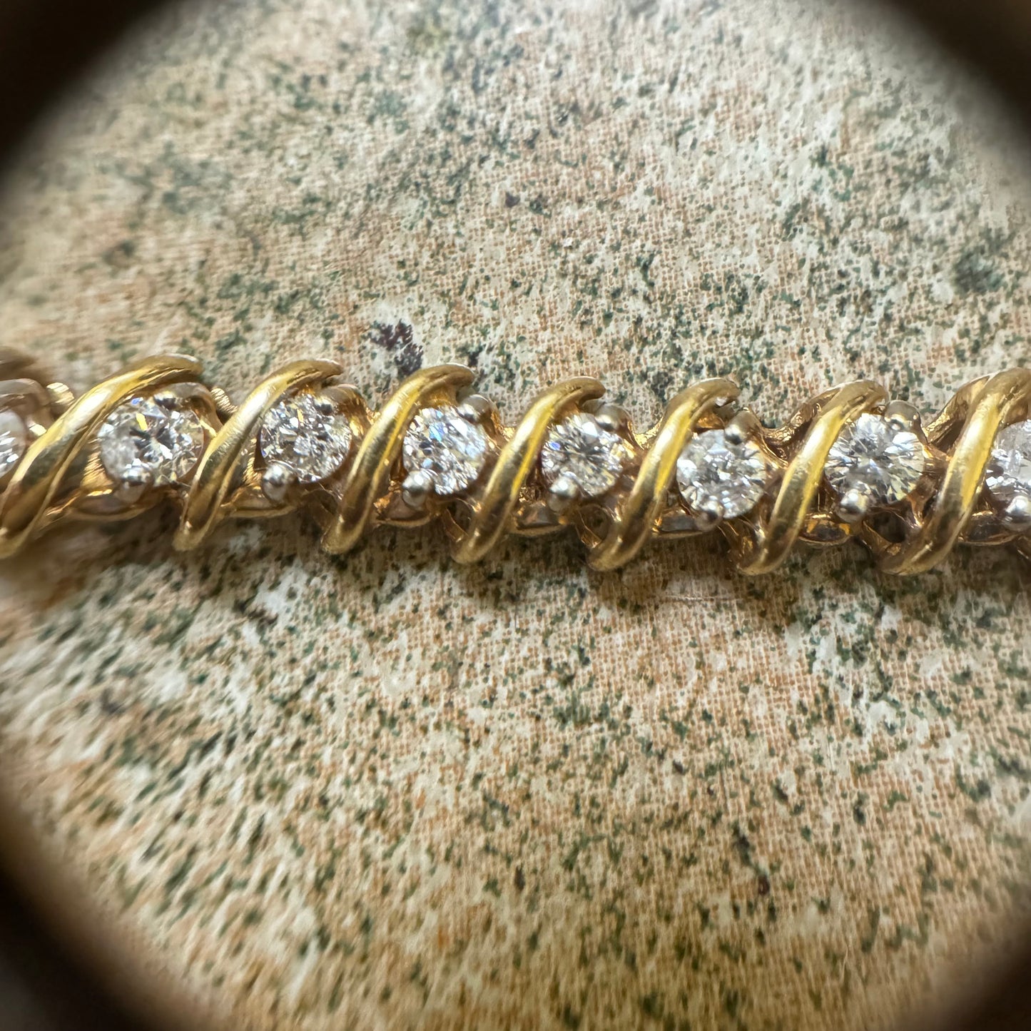 Vintage Solid 18k Yellow Gold 2.0ctw Natural Diamond Tennis Bracelet (7.25”)