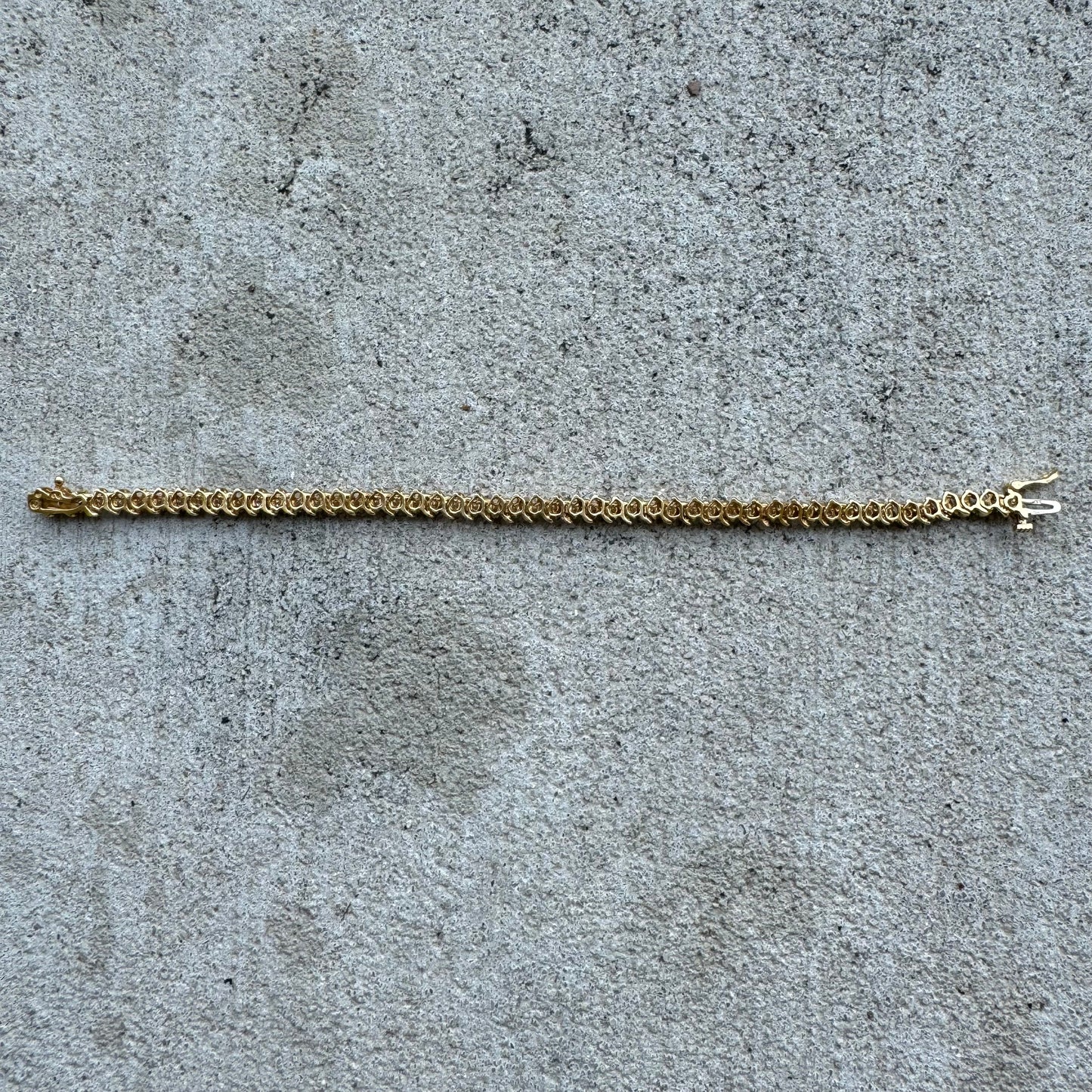 Vintage Solid 18k Yellow Gold 2.0ctw Natural Diamond Tennis Bracelet (7.25”)