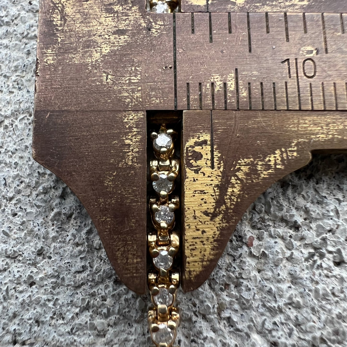 Vintage 14k Yellow Gold 1.15CTW Natural Diamond Tennis Bracelet (6.75”)