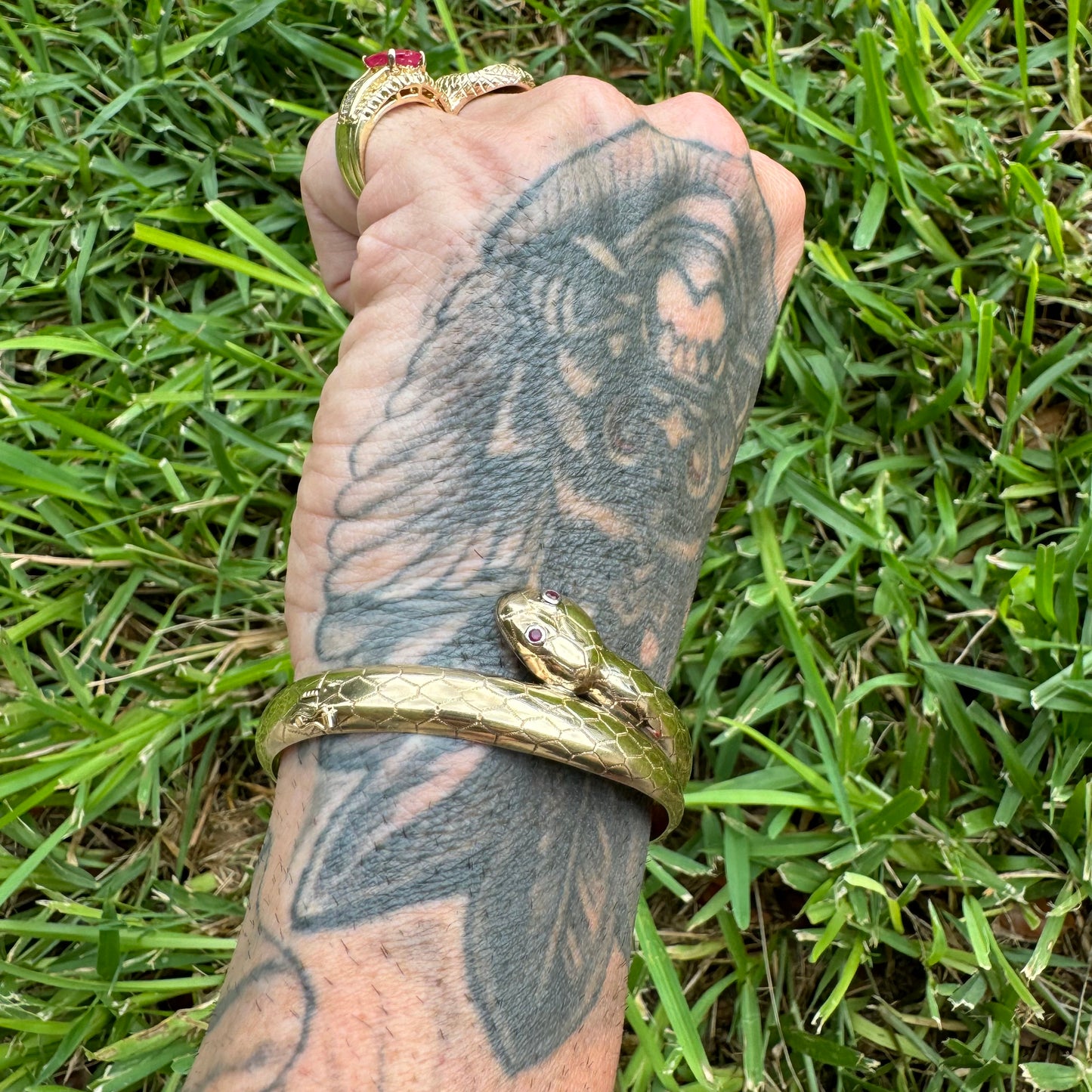 1960’s 14k Yellow Gold Hand Chased Wraparound Snake Hinged Bangle Bracelet (5.75”-6.75”)